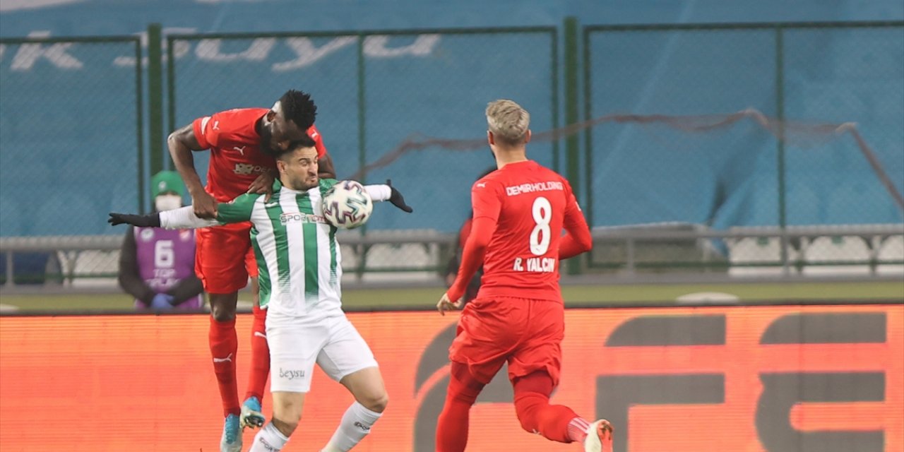 Konyaspor sahasında Sivasspor'a mağlup oldu