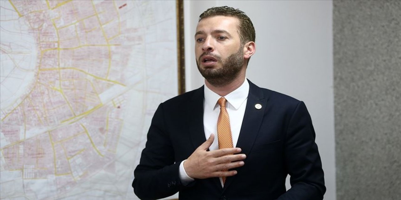 Rüşvet soruşturmasında eski belediye başkanının da aralarında bulunduğu 5 zanlı tutuklandı