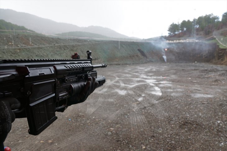 Konya'da üretilen yerli 'bomba atarlar' kışlada