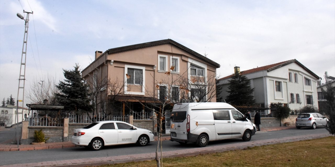 Yatağında ölü bulundu