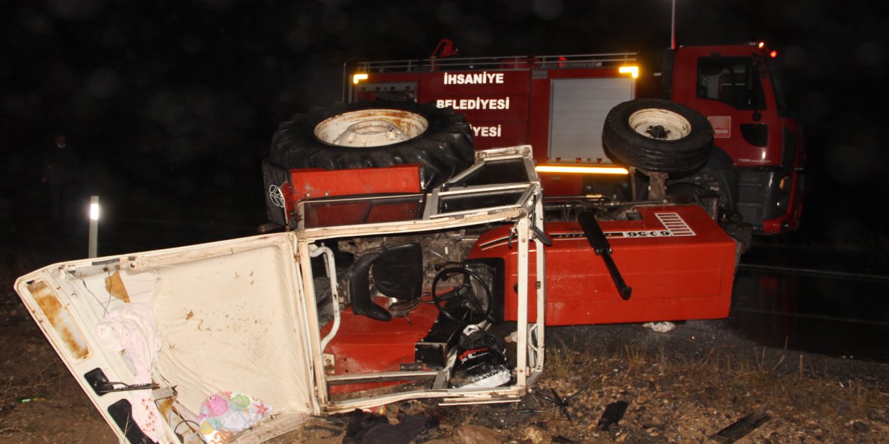 Otomobil traktörle çarpıştı: 4’ü ağır 5 yaralı