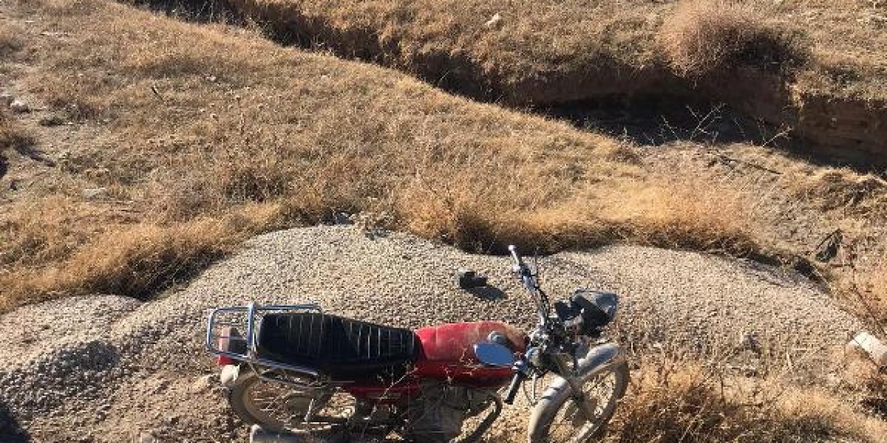 Konya’da kaza! Araziye uçan motosikletin yanında cesedi bulundu