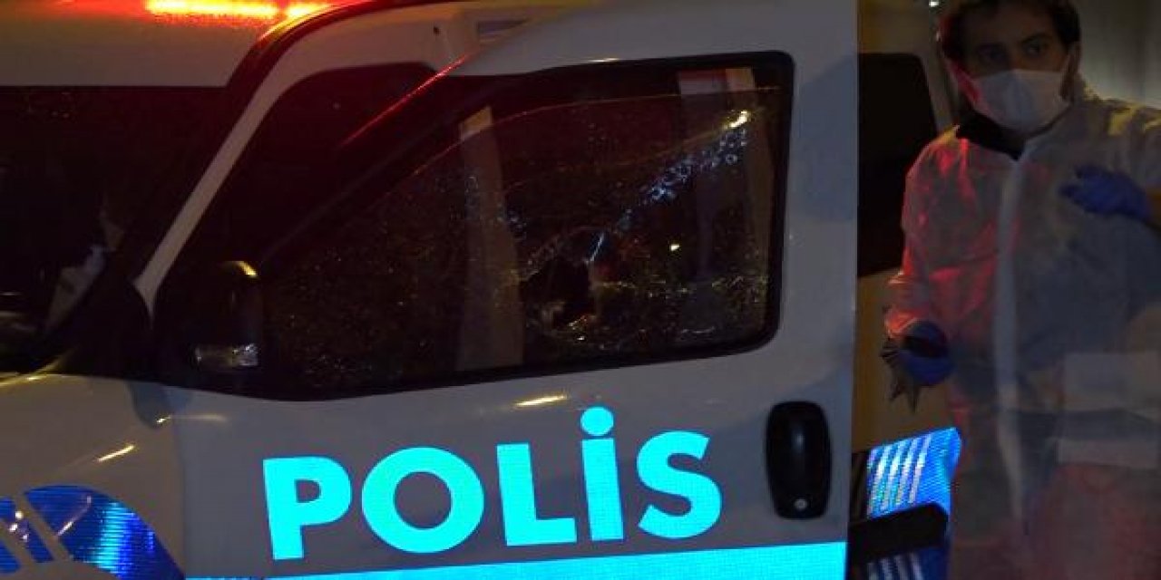 Kısıtlamayı ihlal ettiler, ceza yazılınca polislere taşla saldırdılar