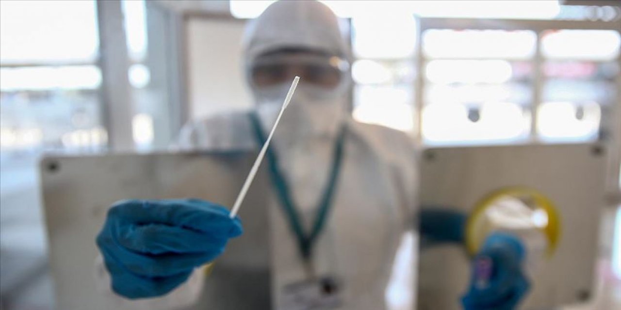 Aşıyı bulan Türk profesör uyardı: Virüs en az 10 yıl hayatımızdan çıkmayacak