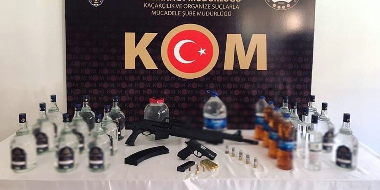 Konya polisinin operasyonunda uyuşturucu madde, sahte alkol ve ruhsatsız silahlar ele geçirildi