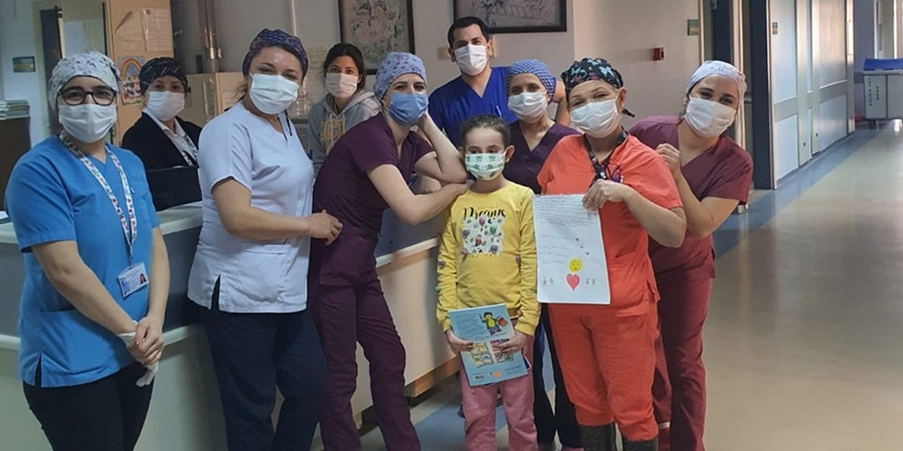 Multisistem İnflamatuar Sendromu gelişen 8 yaşındaki Kovid-19 hastası Elif alkışlarla taburcu edildi