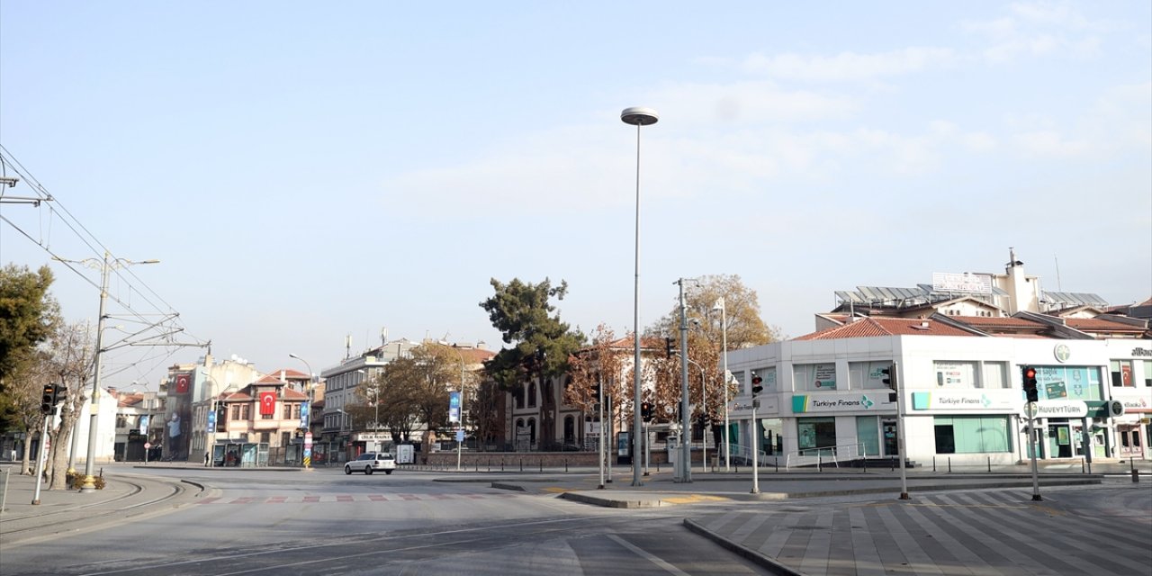 Konya'nın cadde ve sokaklarında kısıtlama sessizliği