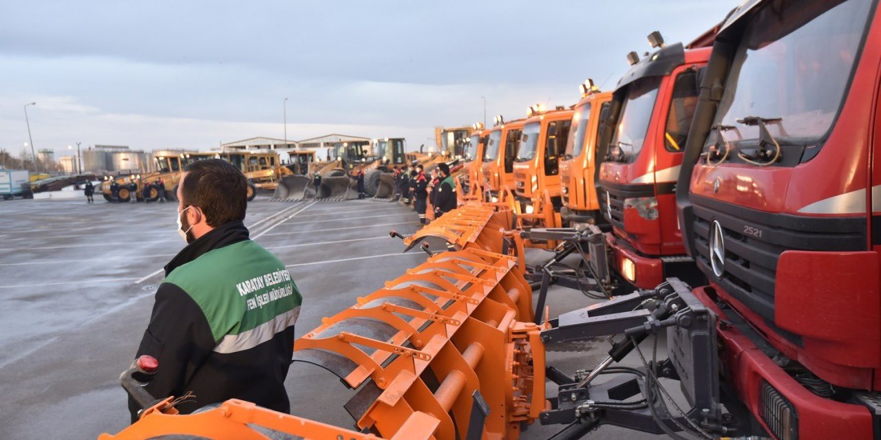 Meteoroloji beklenen kar uyarısını yaptı! Karatay Belediyesi ekipleri mücadele için hazır
