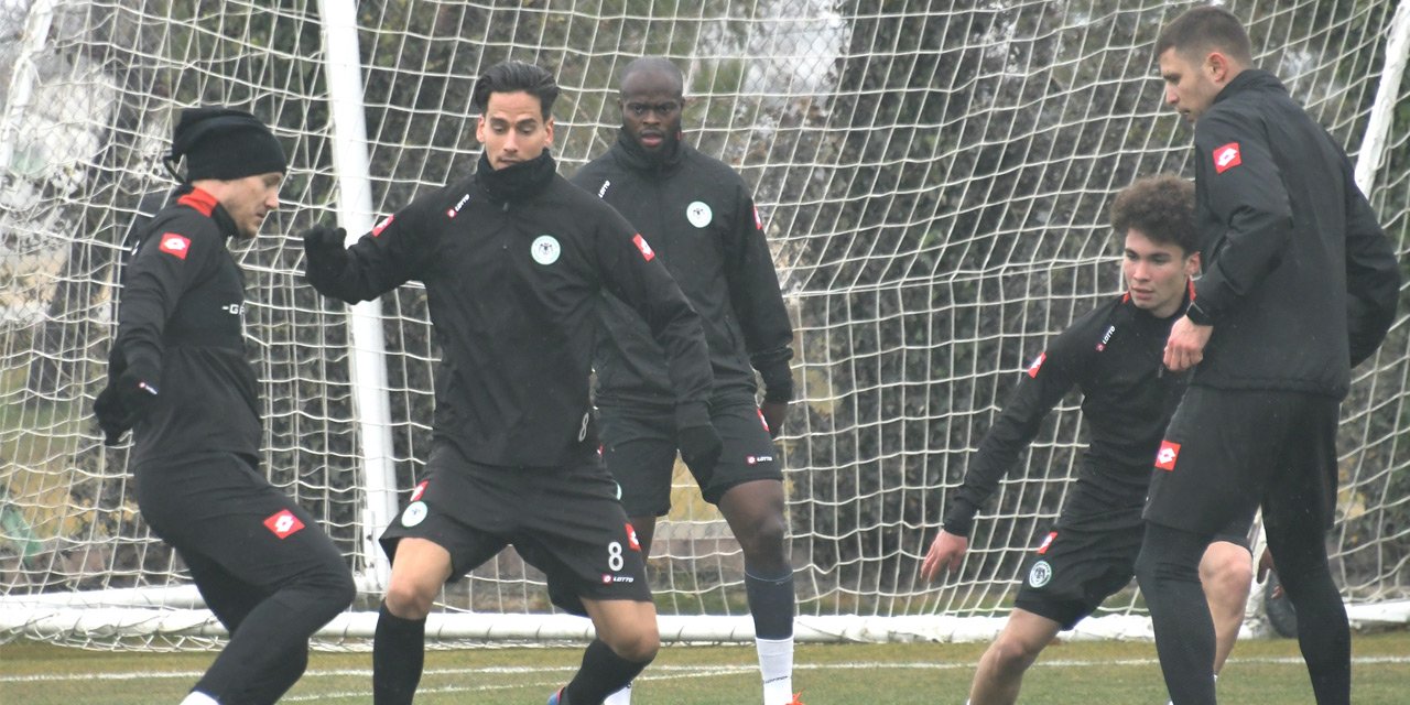 Konyaspor'da Göztepe maçı hazırlıklarına yeni transferler de katıldı