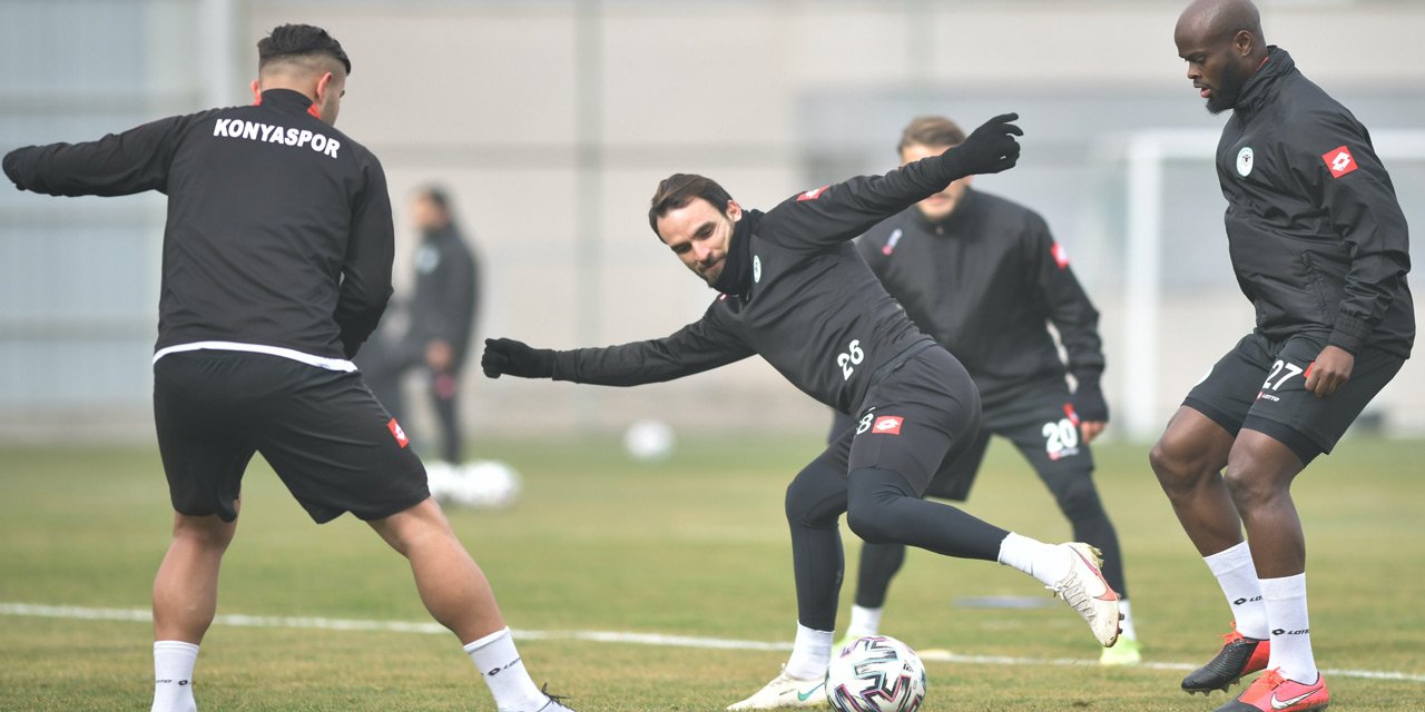 Kupada tur atlayarak moral bulan Konyaspor, Süper Lig'deki Göztepe maçının hazırlıklarını tamamladı