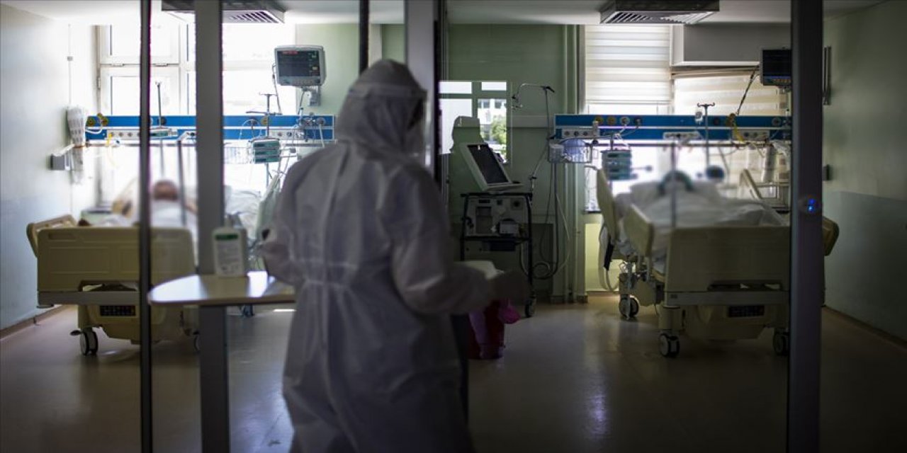 Bir sağlık çalışanı daha koronavirüse yenik düştü! Ayşegül hemşire hayatını kaybetti