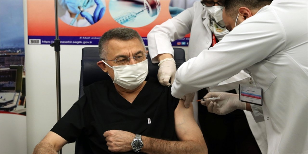 Cumhurbaşkanı Yardımcısı Fuat Oktay Kovid-19 aşısı oldu