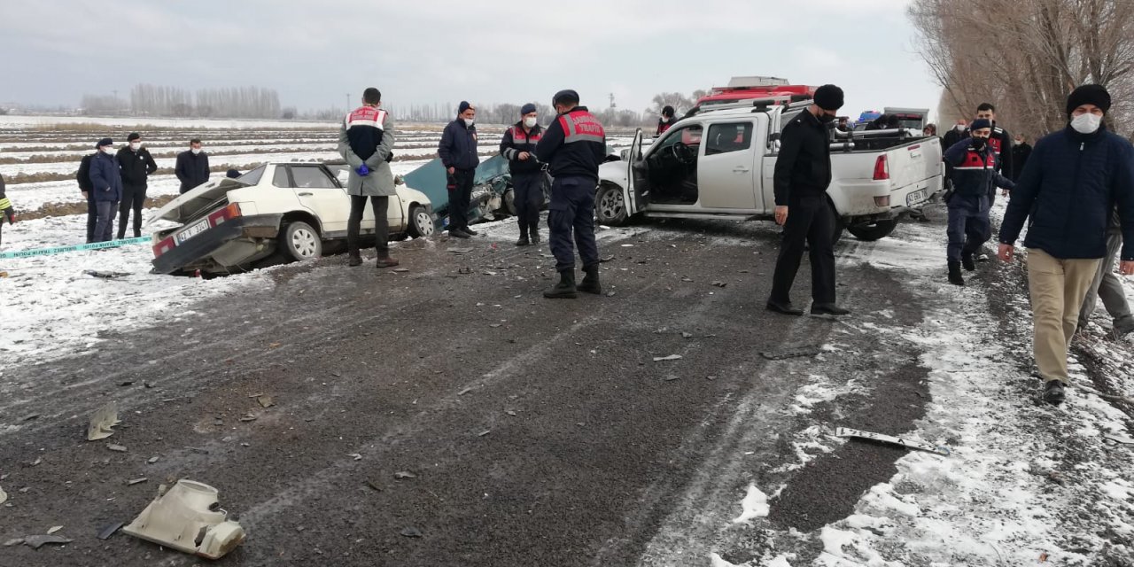 Konya’da zincirleme kaza: 1 ölü, 4 yaralı