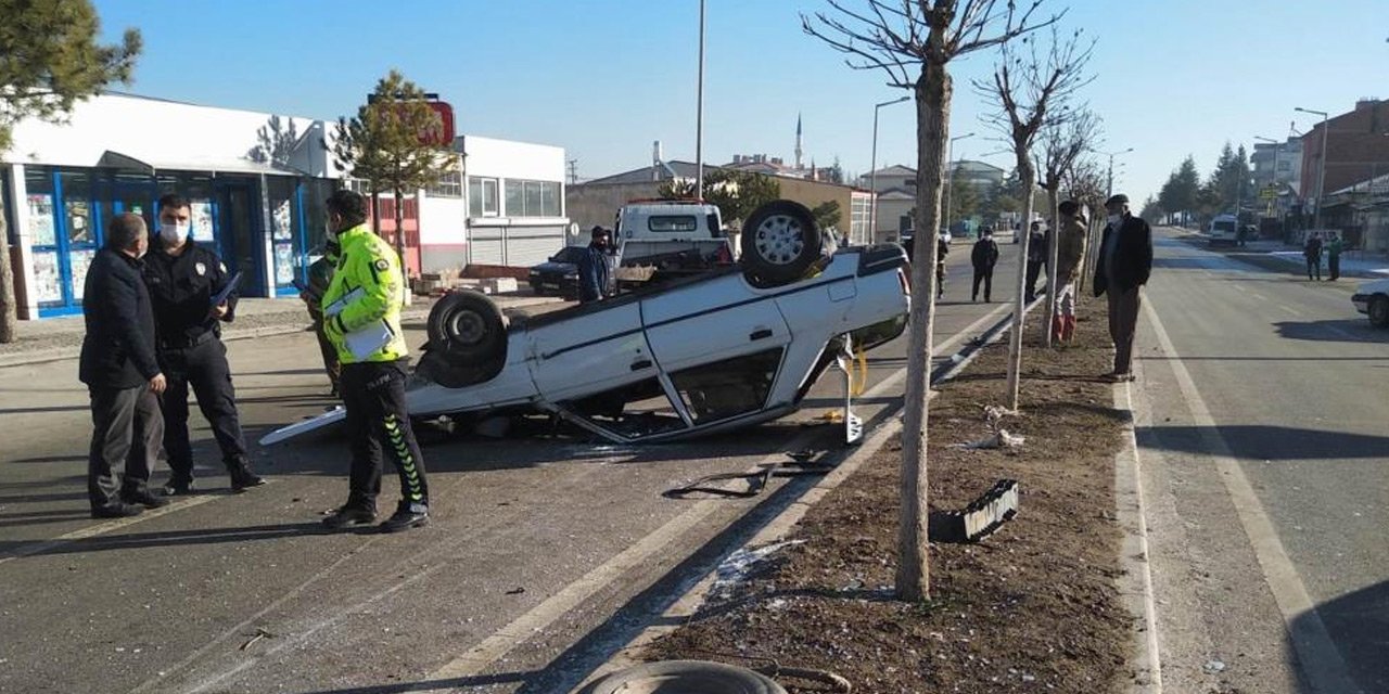 Ölümden döndüler! Konya'da takla atan otomobildeki 3 kişi kazayı hafif sıyrıklarla atlattı