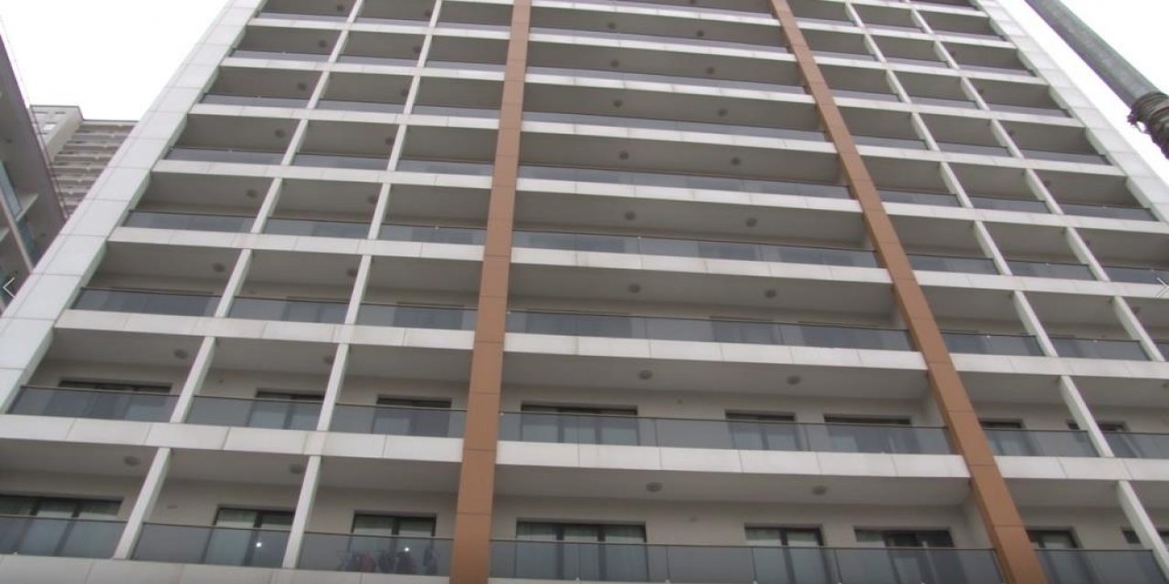 Otelin balkonundan düşen genç kız öldü! Olay sırasında odada bulunan 4 kişinin ifadesi alınacak