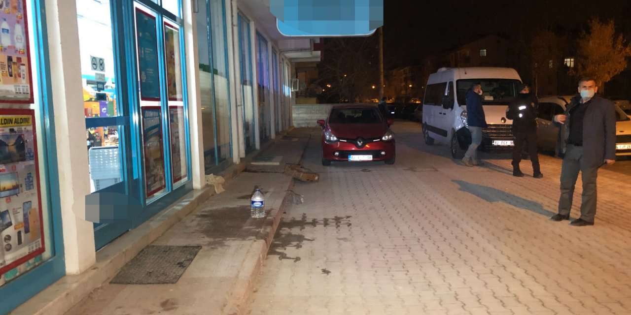 Konya’da market soygunu! Tuvalete saklandılar, market kapanınca biber gazı sıkıp 25 bin lirayla kaçtılar