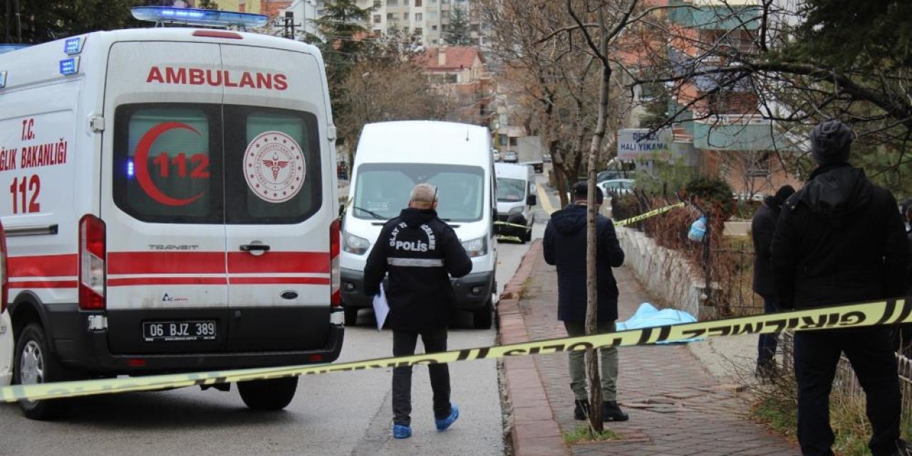 Sokak ortasında kanlı kavga! Tartıştığı arkadaşını başından vurarak öldürdü