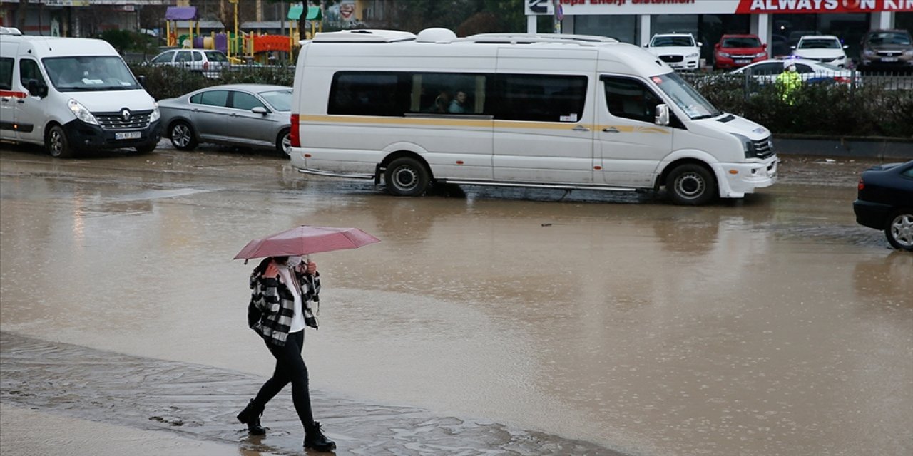 Vali açıkladı! Kuvvetli yağış nedeniyle kamu çalışanları bugün idari izinli sayılacak