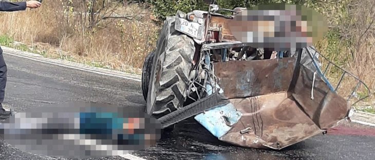 Kamyonun traktörle çarpıştığı feci kaza 3 kişi öldü