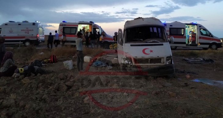 Konya’da tarım işçilerini taşıyan minibüs devrildi! Çok sayıda yaralı var