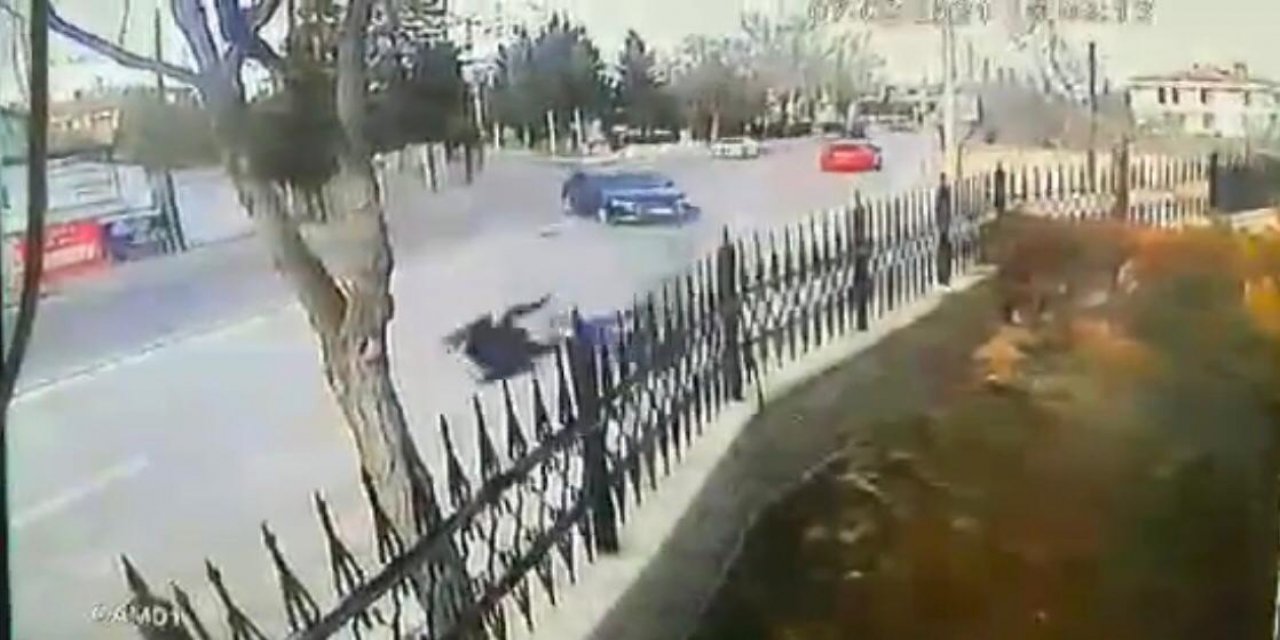 Konya’da otomobilin çarptığı motosiklet sürücüsü hayatını kaybetti! Acı an kamerada