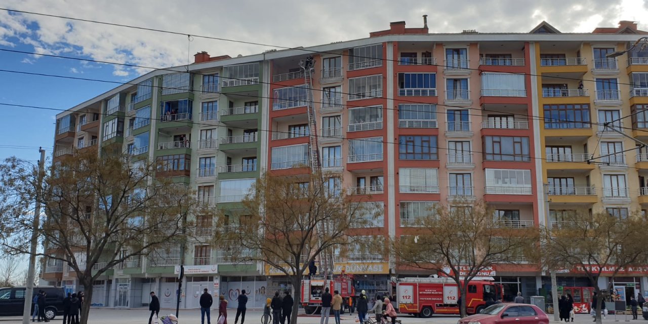 Konya’da 7 katlı binada korkutan yangın