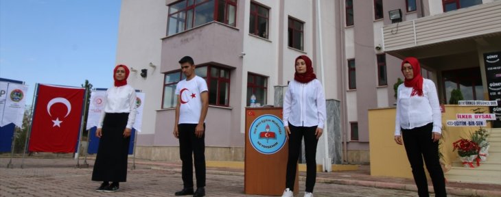 Özel Eğitim öğrencilerinin işaret dili ile Dağlıca Türküsü duygulandırdı