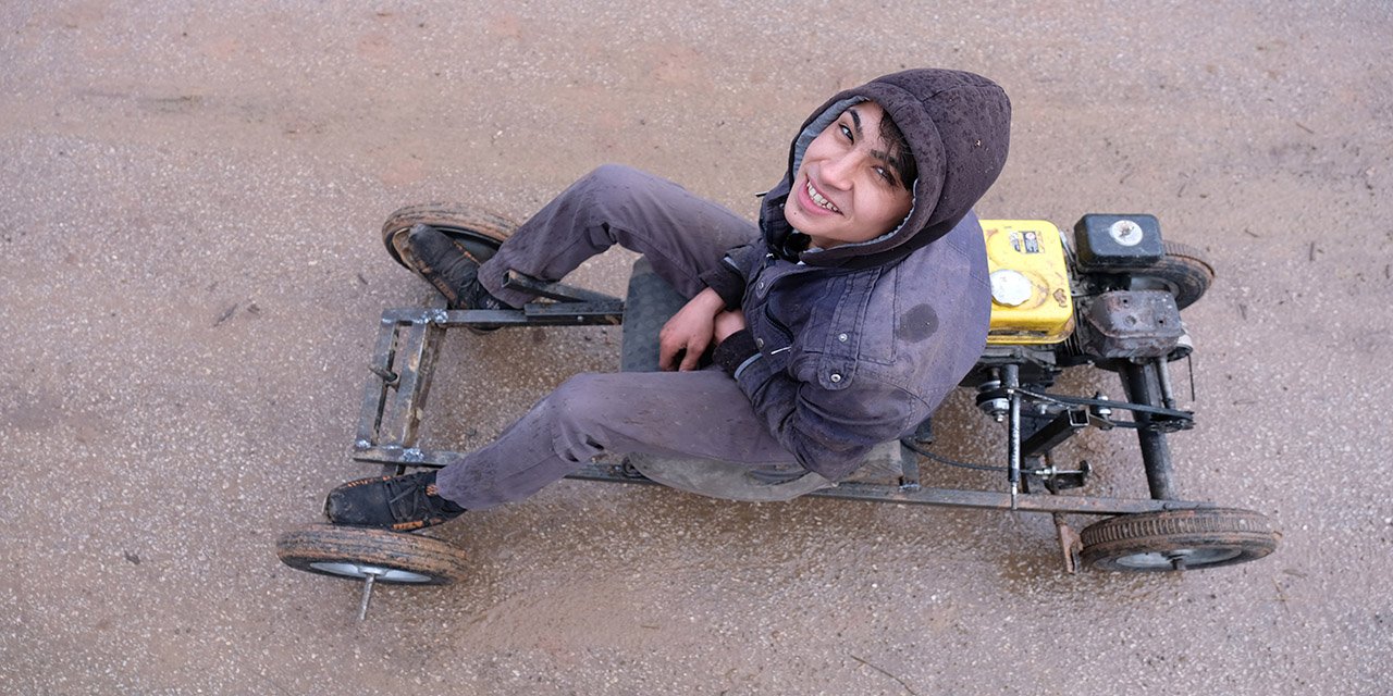 Konya’da liseli genç, köyü dolaşmak için babasının tamirhanesinde mini araç yaptı