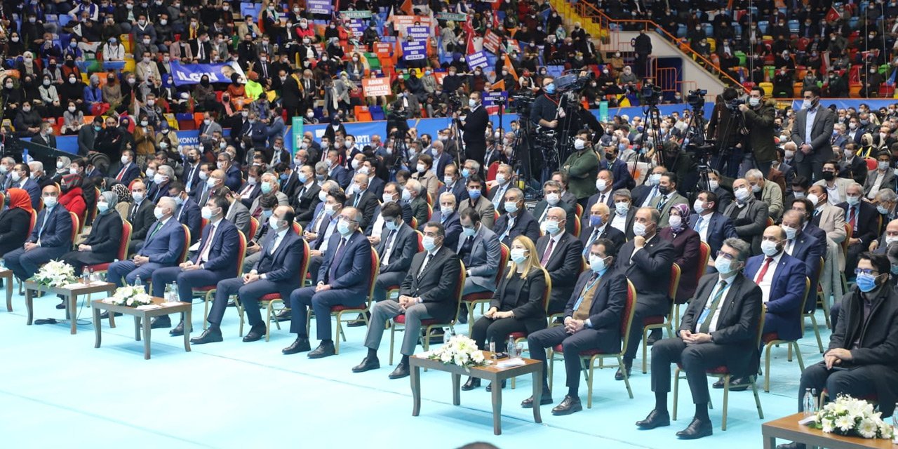 AK Parti Konya İl Teşkilatının yeni yönetiminde 20 isim değişti