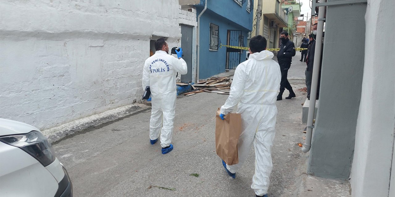 Korkunç olay! Boğazı kesilen kadın öldü, oğlu gözaltına alındı