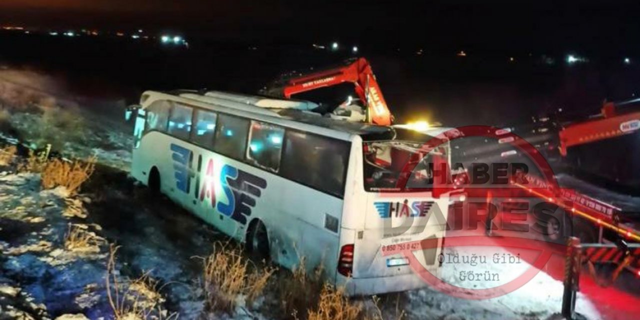 Konya’da yolcu otobüsü, TIR ve otomobilin karıştığı zincirleme kaza: 5 ölü, 35 yaralı