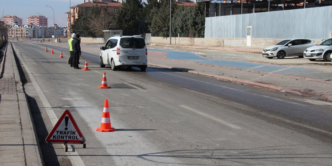 Konya'da Kovid-19 tedbirlerini ihlal eden 418 kişiye ceza