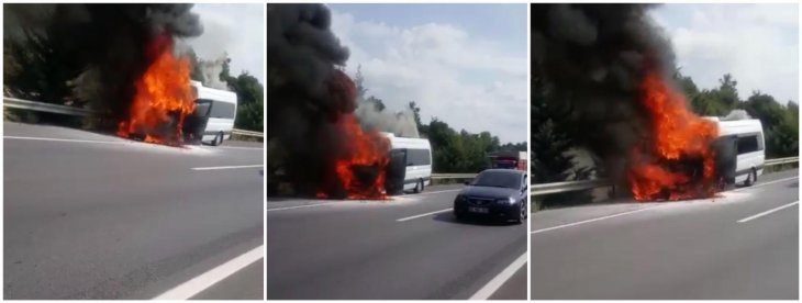 Seyir halindeki minibüs, cayır cayır yandı!