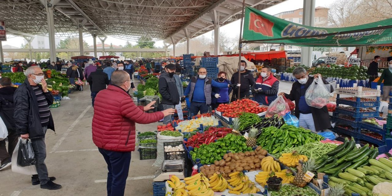 Konya’da pazar yerlerine yeni normal düzenlemesi
