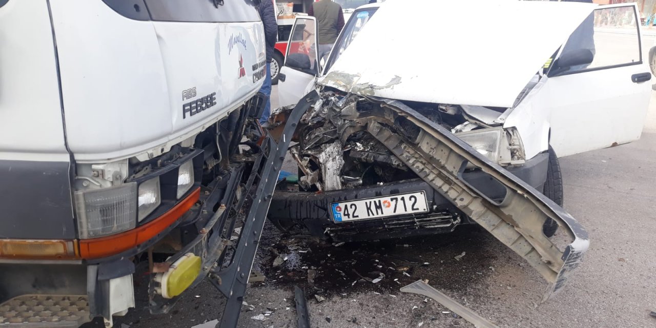Konya’da otomobil kamyonetle çarpıştı: 1 yaralı