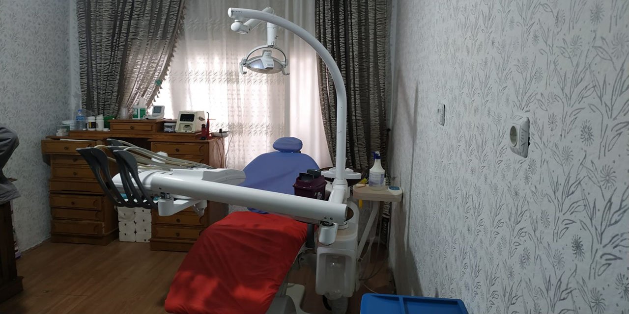 Konya’da yaşayan Suriyeli’nin diş muayenehanesine çevirdiği eve baskın