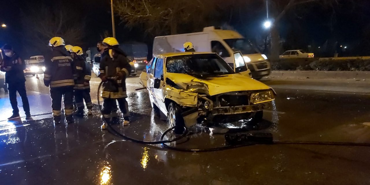 Konya’da 4 kişilik aile ölümden döndü! Yanan araçtan son anda çıkarıldılar
