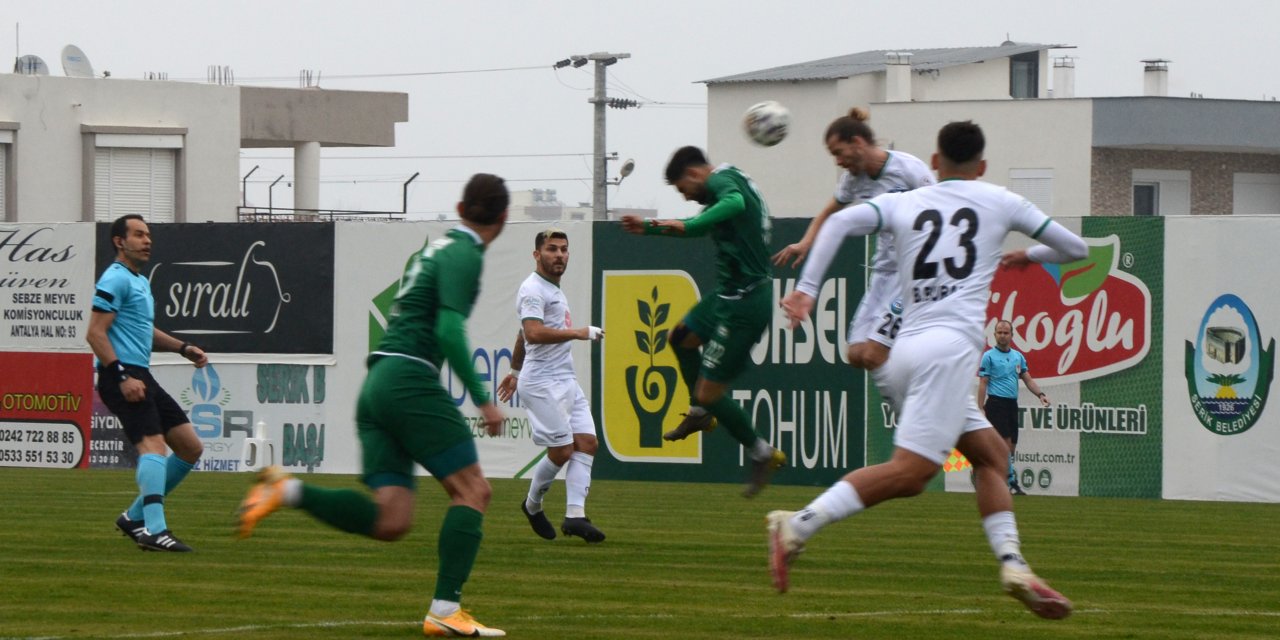 1922 Konyaspor son dakikalarda gelen penaltı golüyle kaybetti