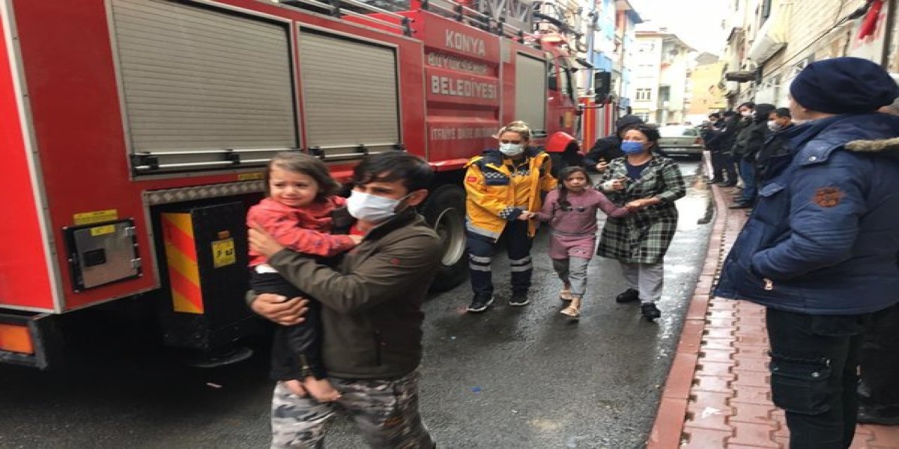 Konya'da 3 katlı binada çıkan yangın korkuttu! 8’i çocuk 10 kişi hastaneye kaldırıldı