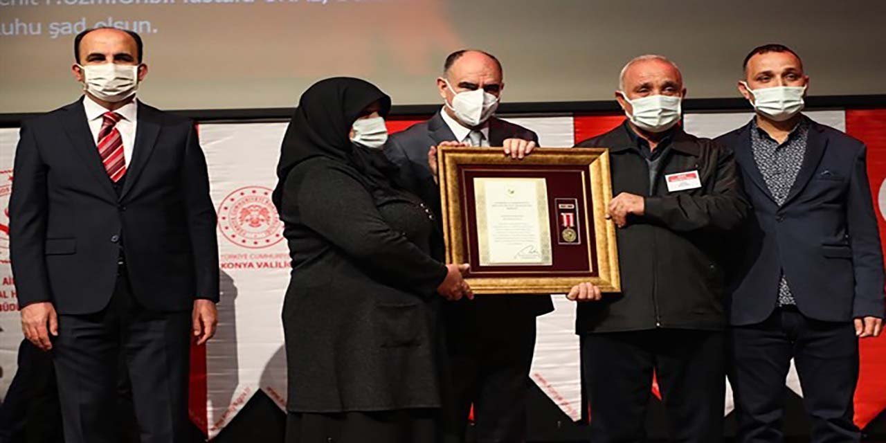 Konya'da gazilere ve şehit ailelerine Devlet Övünç Madalyası verildi