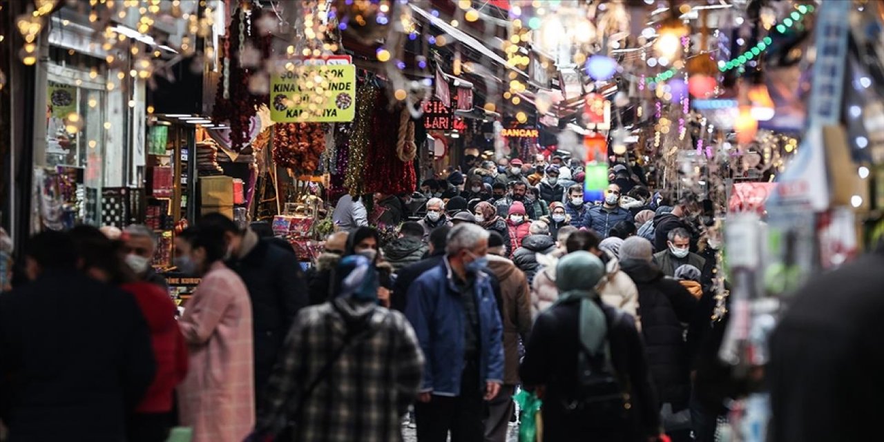 Gündüzleri binlerce kişiyi ağırlayan mahallede 15 kişi ikamet ediyor