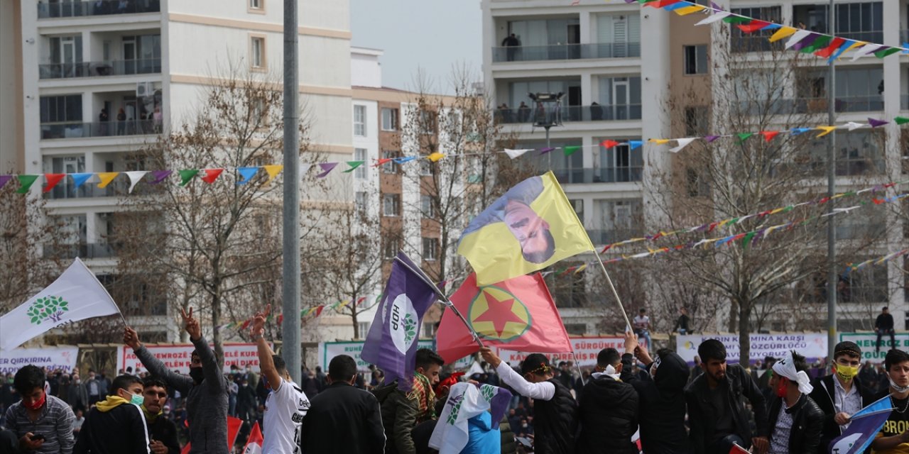 HDP'nin Diyarbakır'daki nevruz etkinliğinde terör örgütü propagandası yapıldı