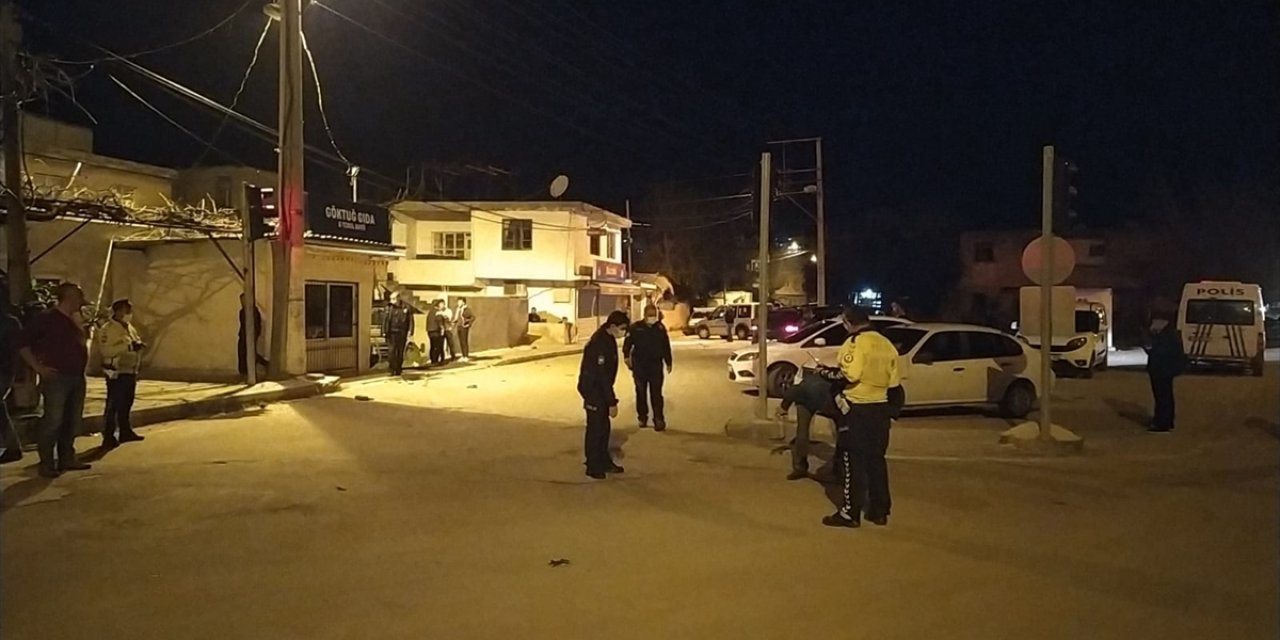 Yüzleri maskeli kişiler, ev ve iş yerlerine ateş açtı: 1 polis yaralı