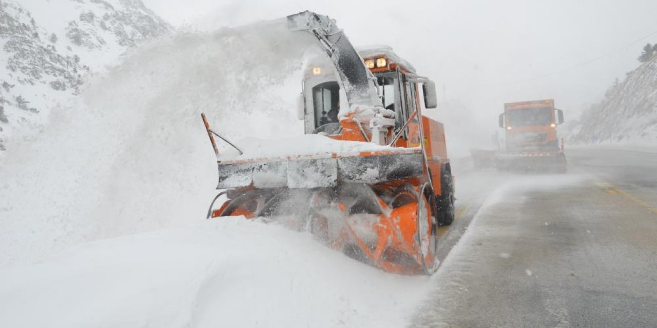 Mart ayında da geçit vermeyen Konya- Antalya yolunda son durum! 1 metreye ulaştı