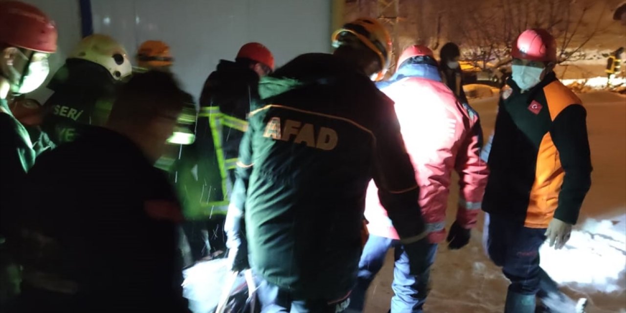 Foseptik açarken göçük altında kalıp öldü