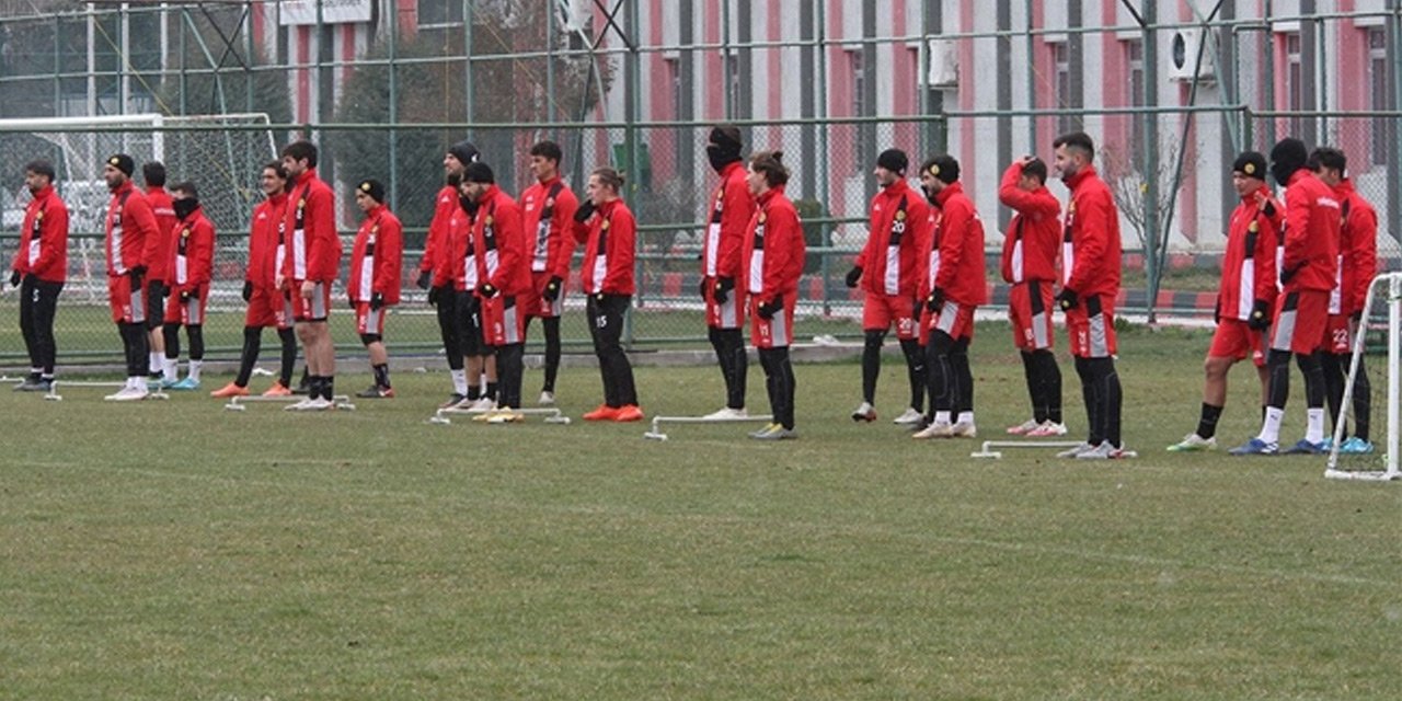 Eskişehirspor’a Kovid -19 şoku! 7 kişinin testi pozitif çıktı
