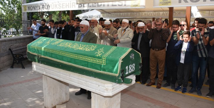 Selek son yolculuğa uğurlandı