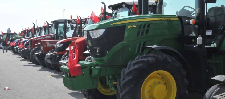 Çiftçiler traktörleriyle Barış Pınarı Harekatı'na destek oldu