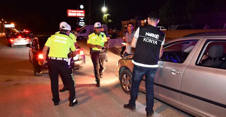 Konya polisinden trafik güvenliği uygulaması