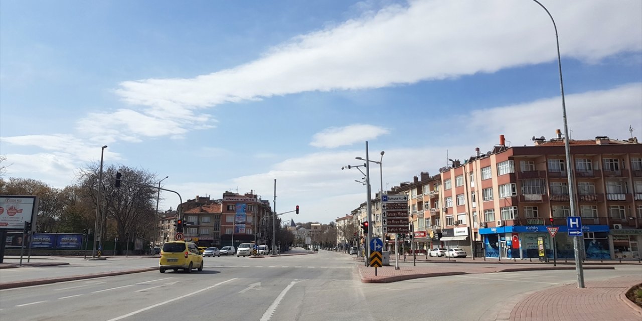 Konya'nın cadde ve sokaklarında kısıtlama sessizliği